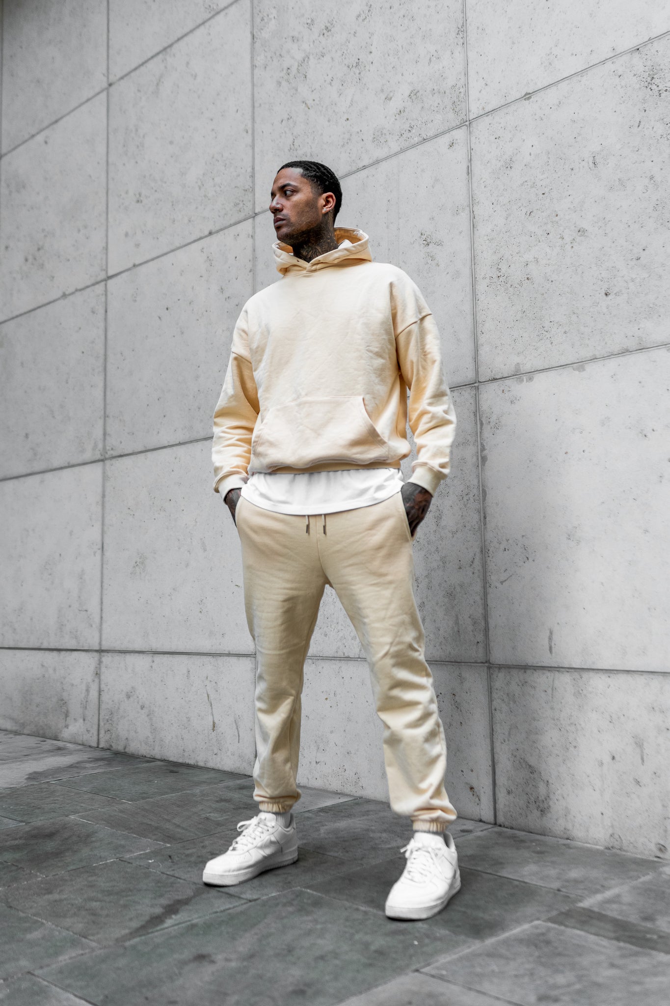 Luxury Heavyweight Sweatpants - Cream – UNBND Blanks